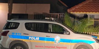 Habitante a yega cas cu poco drinks aden y tabata scucha hende den plafond