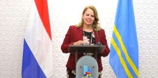 Prome minister ta gradici henter pueblo di Aruba