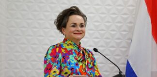 Recorte salarial ta un di e temanan cu mas a resalta durante bishita di Van Huffelen