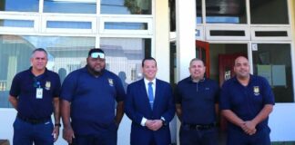Minister di Husticia, Sr. Rocco Tjon a bishita Brandweer post na San Nicolas pa anuncia e inicio di e proyecto di renobacion