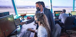 Minister Arends cu bishita pa ICAO