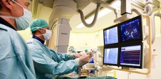 Esnan cu a haya Covid-19 tin chens grandi di haya atake di curazon