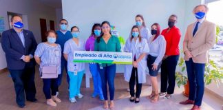 A scohe entre e 12 empleadonan di luna di 2021: Rachelle Roos ta empleado di aña 2021 na HOH