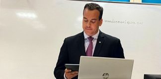 Minister Geoffrey Wever a habri e seminar “Bitcoin: Opportunities for Aruba”