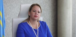 COMO PAIS NOS MESTER RECHASA CORUPCION MANERA DI BENNY SEVINGER