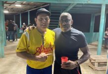 Un sorpresa agradabel pa sr. Hubert Bomba; Amigonan di Antillian Stars “Hulanda” a reuni y a hunga un wega amistoso