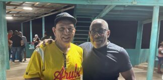 Un sorpresa agradabel pa sr. Hubert Bomba; Amigonan di Antillian Stars “Hulanda” a reuni y a hunga un wega amistoso