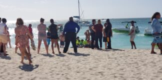 Boto a pasa riba hobencita turista di 13 aña cu consequencia fatal