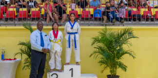 Rashid Erasmus di Noord Taekwondo Center a sali Best Poomsee den e campeonato di Himno y Bandera.