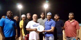 Parlamentario Alvin Molina presente na softball entre Brazil pariba vs Brazil pabou organisa pa Fundacion Chico Harms