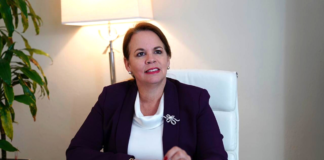 Aruba mester un parlamento constructivo cu ta bin cu solucion y no solamente cu critica
