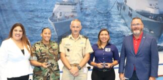 Minister Rocco Tjon ta duna Pabien na Dies Graduado di e Trayectoria di Formacion Social