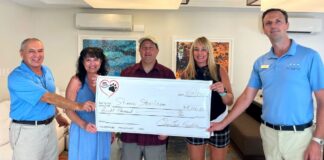 Fundashon Stimami Sterilisami a ricibi un donacion di $8000 di Fundacion Mericano One Love