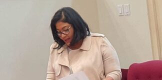 Minister Maduro ta entrega un Nota di Cambio cu un deficit mas reduci