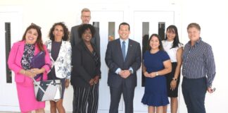 Minister Rocco Tjon a Bishita Y A Reuni Cu Hunta Di Maneho Di Stichting Ambiente Feliz