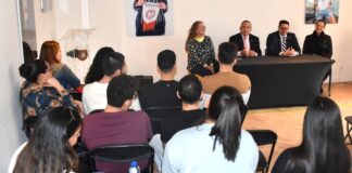 Minister di Enseñansa Endy Croes a topa cu studiante