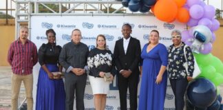 Minister di Enseñansa y Deporte; Kiwanis builders club filomena college mavo a wordo oficialisa.