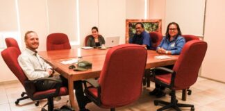 Sr. Yoeri de Vries den representacion di Gobierno Hulandes a reuni cu Gerencia di Santa Rosa y bishita varios projecto agrario.