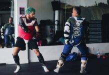 E Arubiano Elliott (Lefty) Loonstra na septimo lugar na mundo y prome den PanAmericano