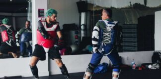 E Arubiano Elliott (Lefty) Loonstra na septimo lugar na mundo y prome den PanAmericano