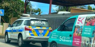 Ladronnan a bay cu scooter preto for di Korvetstraat