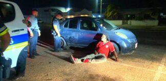 Homber pata pata pero calmo calmo a haya lift cu polis pa su mesun seguridad