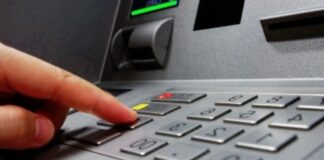 Fiscal a pidi 4 aña di prision pa tres bulgaro cu a haci skimming cu carchinan di banco na machine di atm