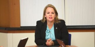 Prome Reunion Entre Prome Minister Y Departamentonan Encarga Cu Watersports A Tuma Luga