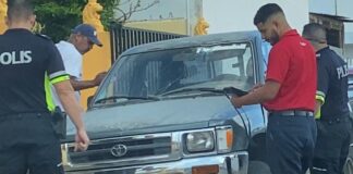 Desconocidonan a destrui dak y windshield di pick-up na Socotorowijk!