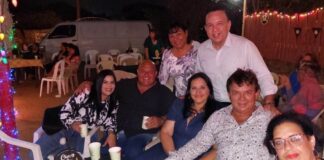 Minister Endy Croes ta felicita sr. Dito Koolman cu a cumpli 70 aña