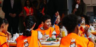 Den cuadro di celebracion di ‘Koningsspelen 2022’ na scolnan preparatorio y basico, IBiSA ta informa: Desayuno ta Rey!