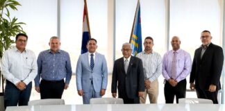 Minister Ursell Arends ta presenta e Raad van Commissarissen di Arubus N.V.