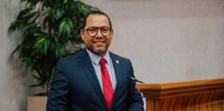 Parlamentario Ricky Hoek (MEP): A haci entrega di un mocion pa reglamenta parkeo pa persona cu limitacion