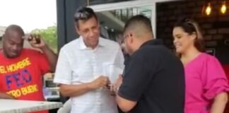 Chando Colina a wordo reconoci y premia pa Top 95 fm durante evento di Egghunt