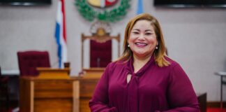 Parlamentario Shailiny Tromp-Lee (MEP) a extende invitacion na Minister Endy Croes pa bin cada 2 luna den Comision Fiho di Enseñansa pa mantene Parlamento informa