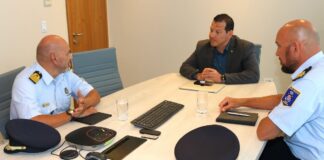 Minister Rocco Tjon a ceuni cu Plaatsvervangend Directeur di Kustwacht den Cuadro di Siguridad na nos Frontera