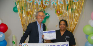 Onaya Tromp-Pourrier ta empleado di luna