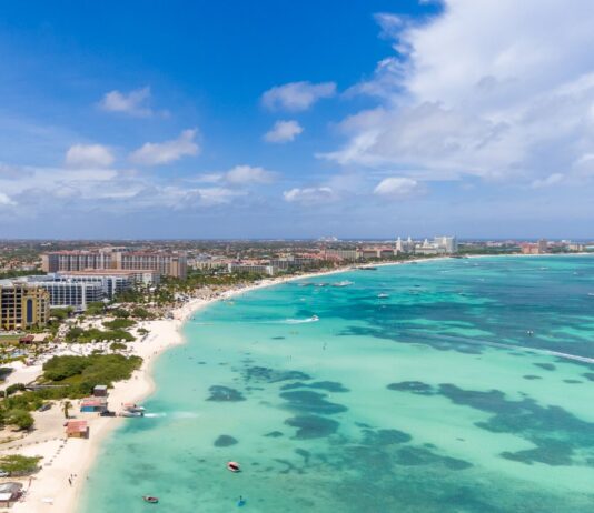 Tisa LaSorte (AHATA): Incertidumbre ta causa preocupacion den sector turistico di Aruba
