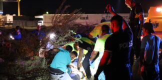 Pickup clasico chikito a bolter riba Avenida Nelson O. Oduber, chauffeur a keda herida