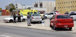 Falta di preferencia: Un chauffeur levemente herida den accidente ariba Emanstraat