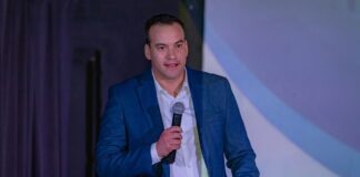 Minister Geoffrey Wever na YES San Nicolas: San Nicolas lo lidera esfuersonan pa logra e era nobo di desaroyo economico