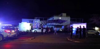 2 Tiro a cay banda di Snack Truck y nightclub na Palm Beach