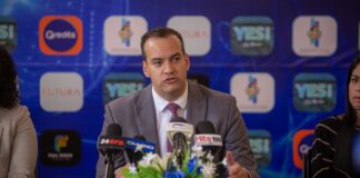 Minister Geoffrey Wever lo inicia discurso publico riba e topico di Economia Circular