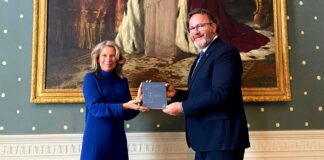 Minister Glenbert Croes a reuni cu Sra. Milly Schwengle