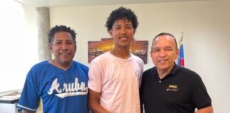 Mnister di Dporte a ricibi bishita di Dwayne Dabian