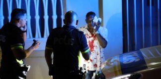 “Es mi marido”, tawata palabra di muhe cu corta su casa den cara