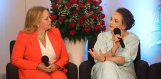 Durante Conferencia “strong women choose to challenge” a trata tema: con lidernan femenino ta wordo presenta den media