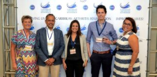 Caribbean Arthritis Foundation cu congreso medico pa veld di cuido presenta pa Prof. dr. Michael Nurmohamed y Dr. Rashidi Rellum