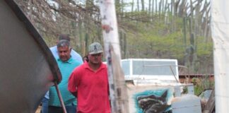 Entrada hudicial na Cas Ariba, mas cu un persona lo a wordo aresta y varios articulo confisca