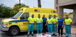 Aruba Bank a haci entrega di lunch na team di Ambulans